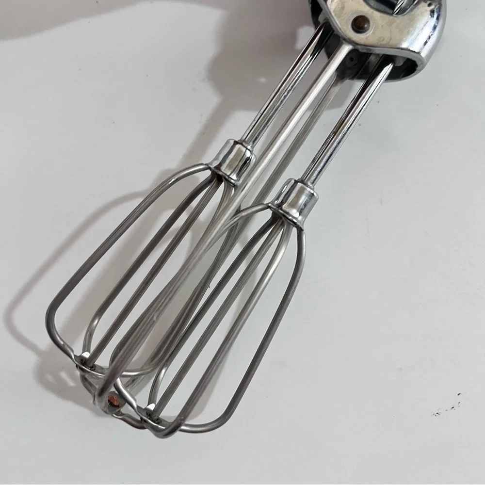 Vintage Classic Stainless Steel Hand Crank Mixer Egg Beater